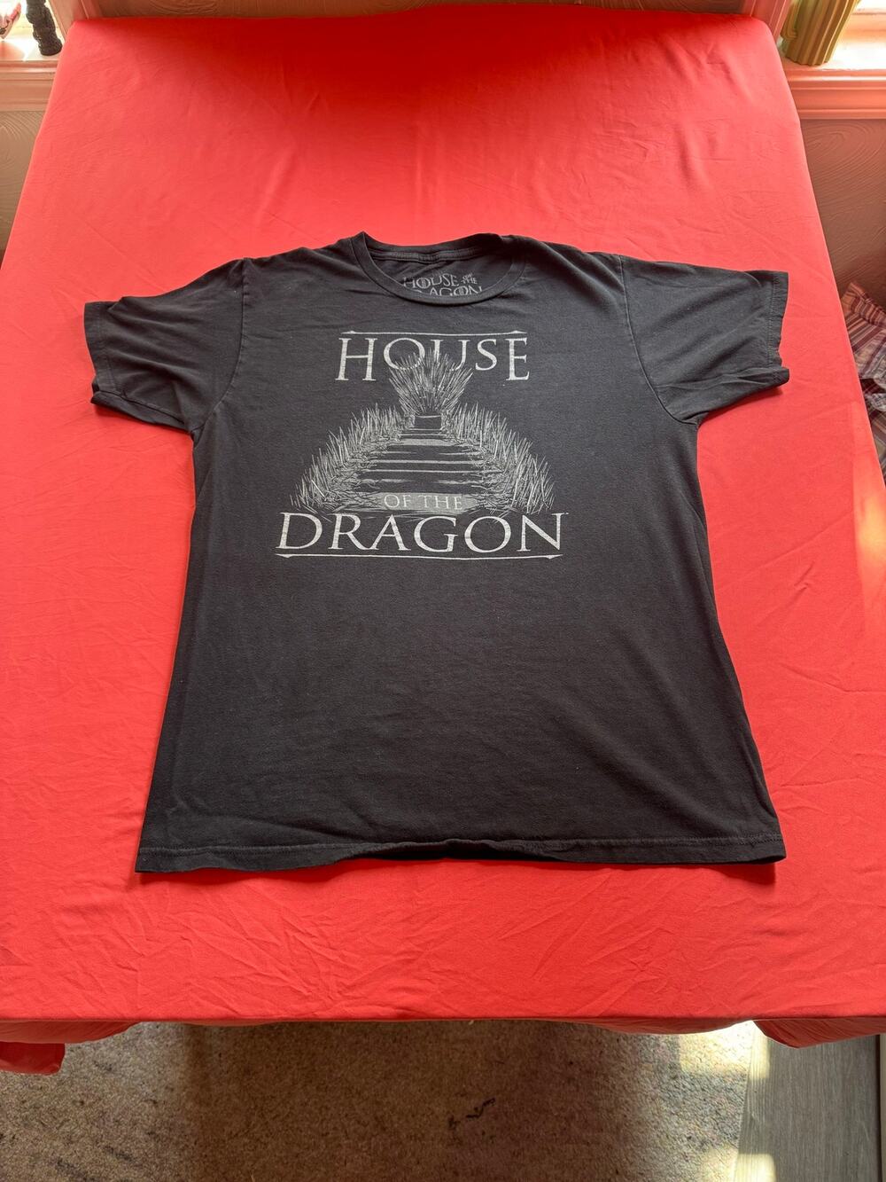 House of the Dragon Iron Throne Shirt Men’s Medium - Hot Topic